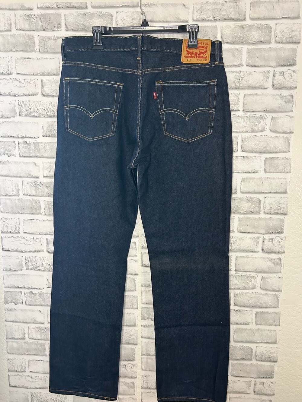 Levi's 514 Straight Fit Men's Dark Wash Denim Jeans (36x32) - Picture 2 of 3